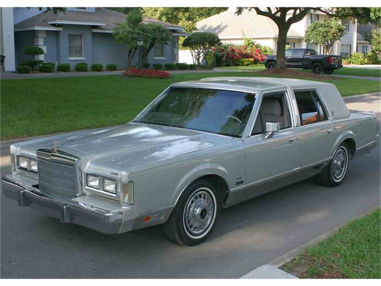 Lincoln town car 1987