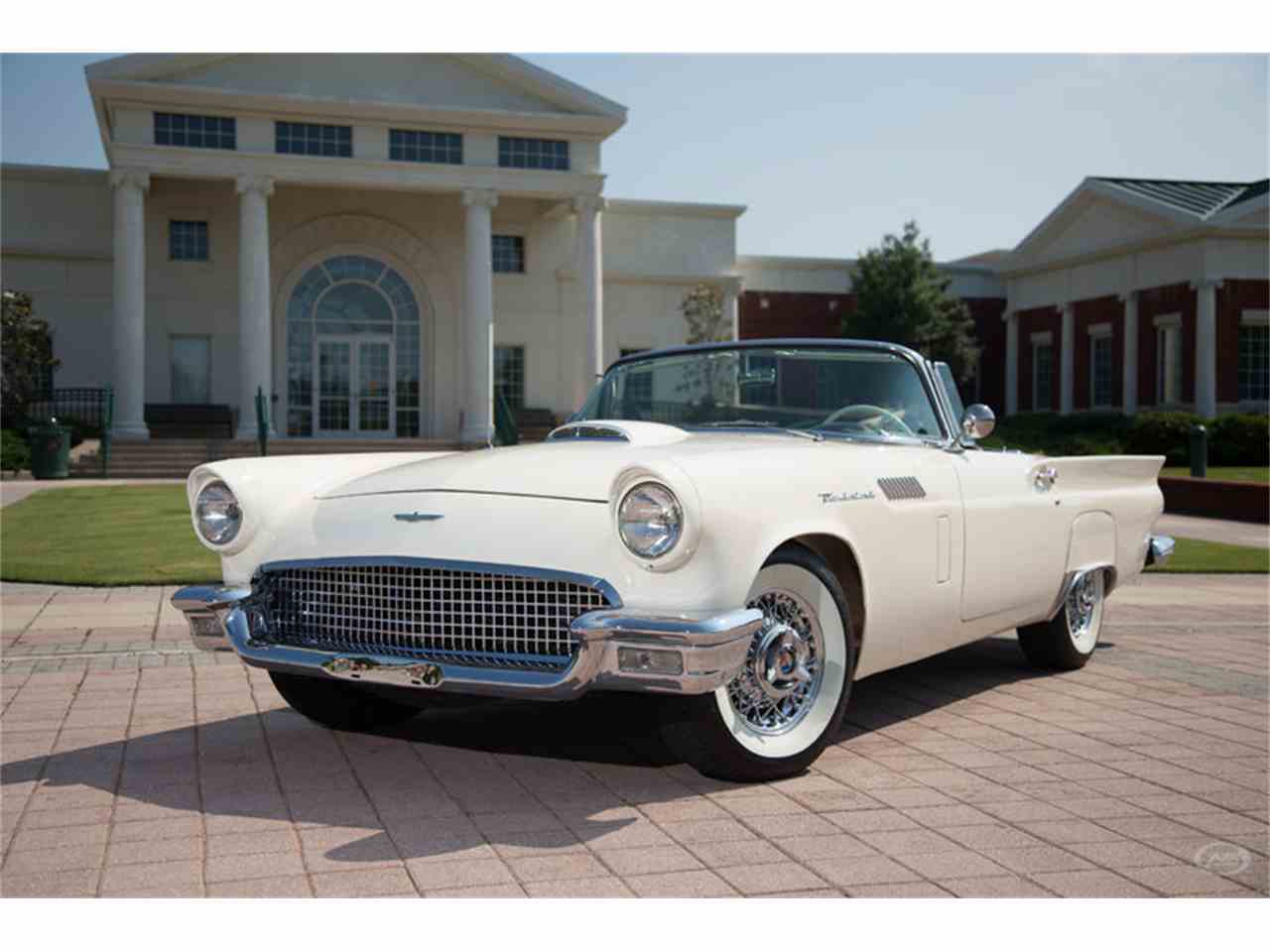 1957 Ford Thunderbir