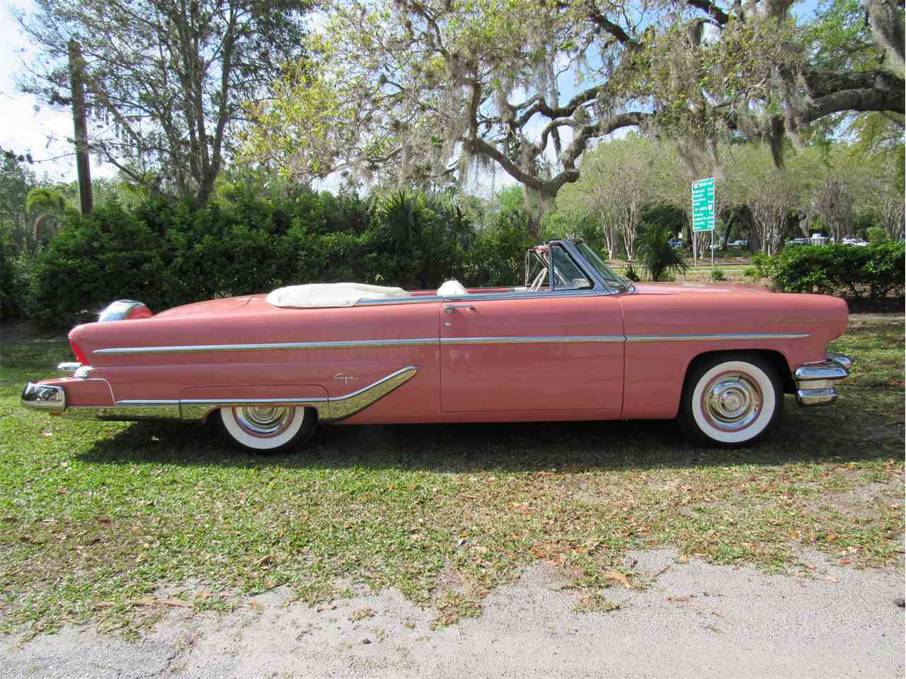 Lincoln capri 1955