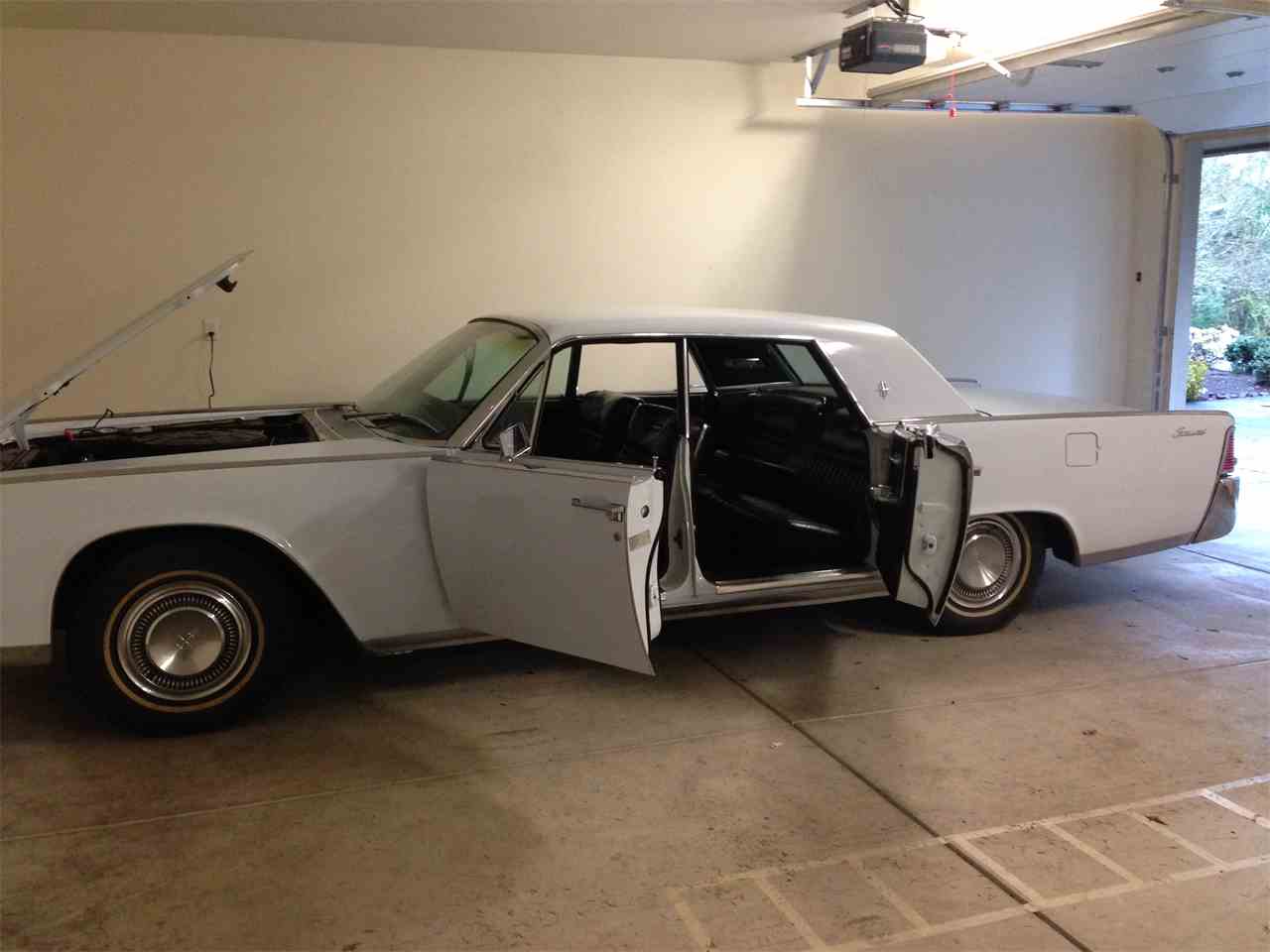 Lincoln Continental 1965 салон