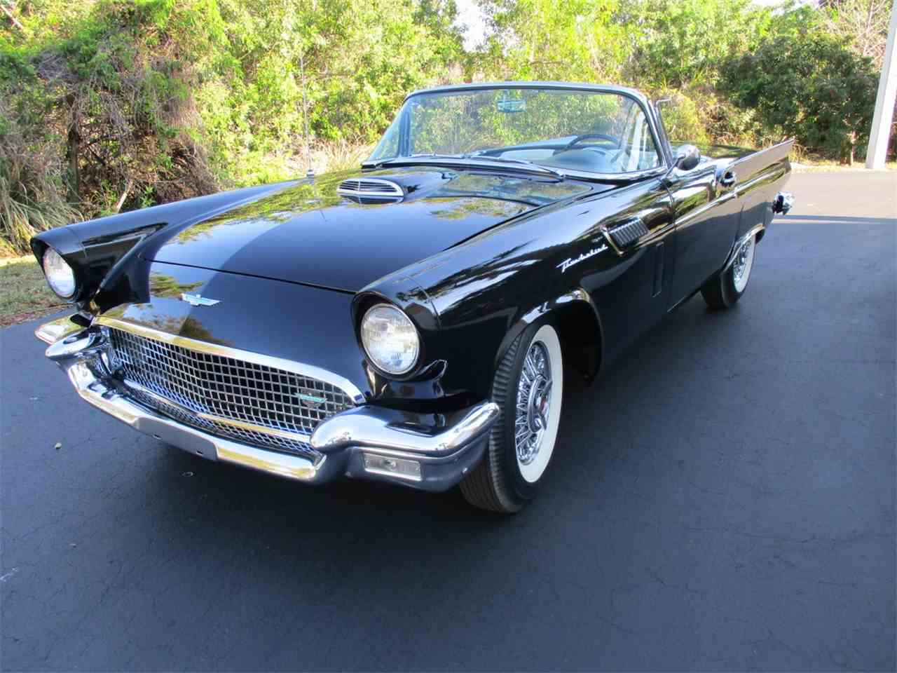 1957 Ford Thunderbird 